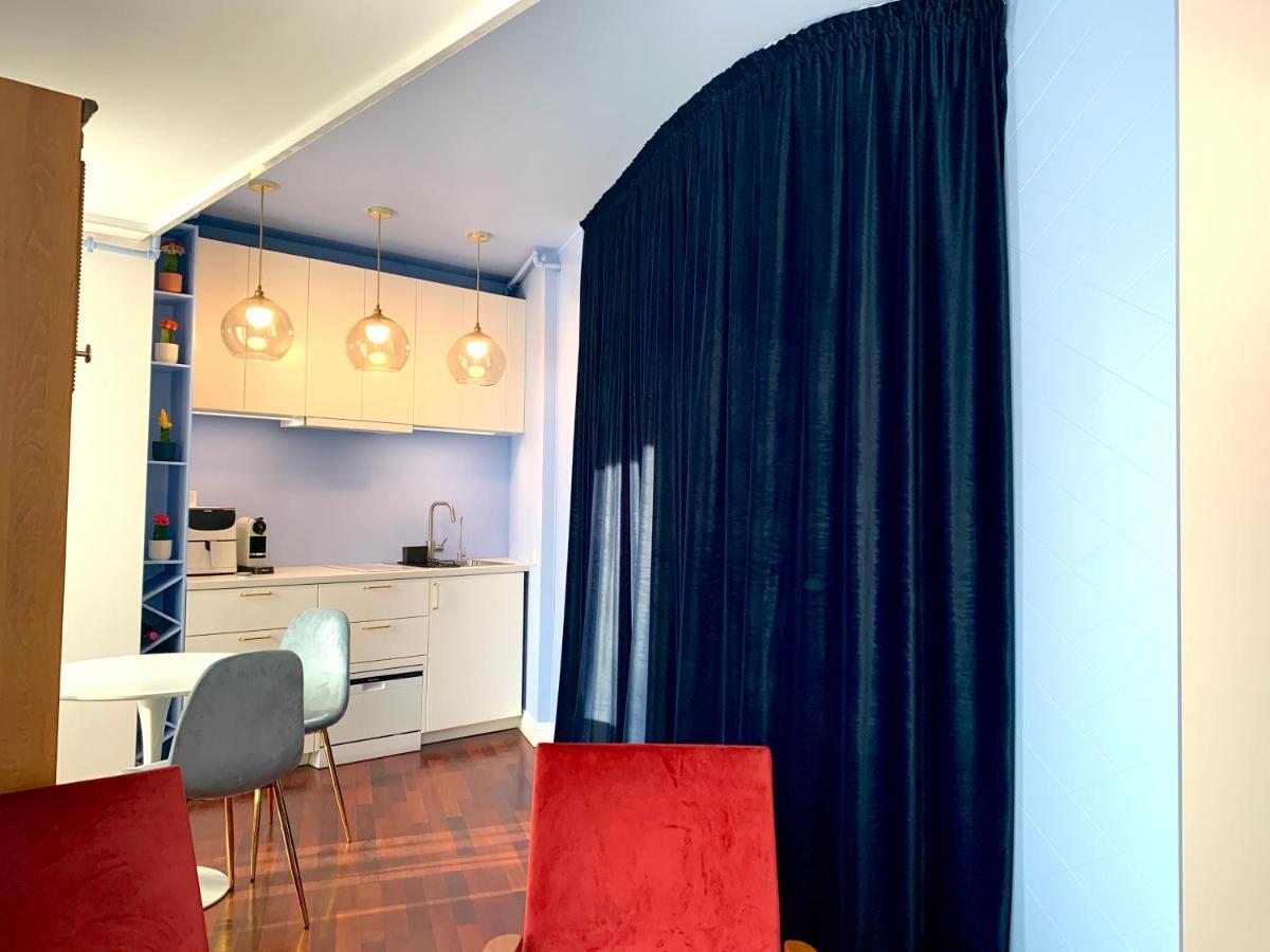 Downtown Italian Studio Bucarest Esterno foto